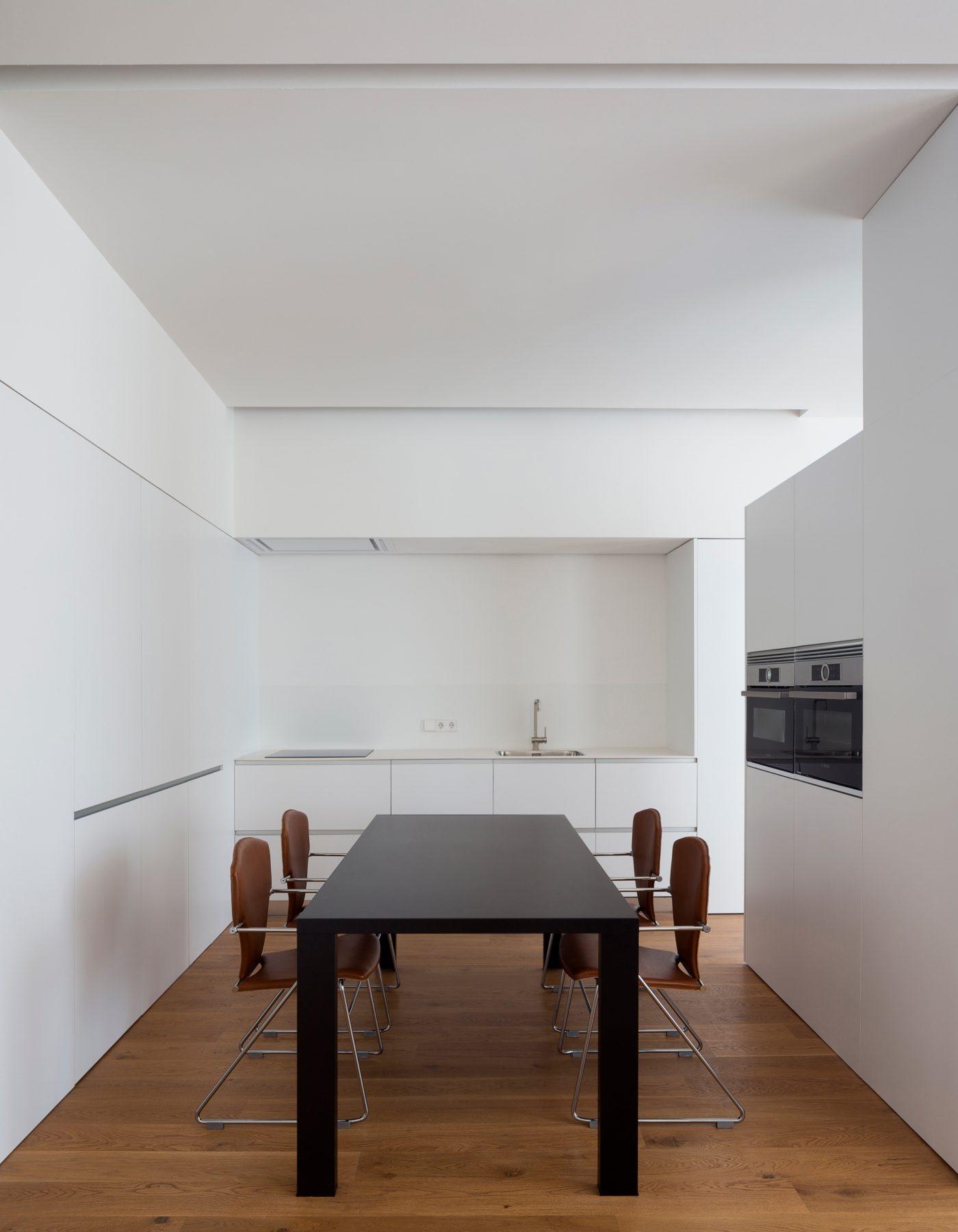 Ciscar Apartment
