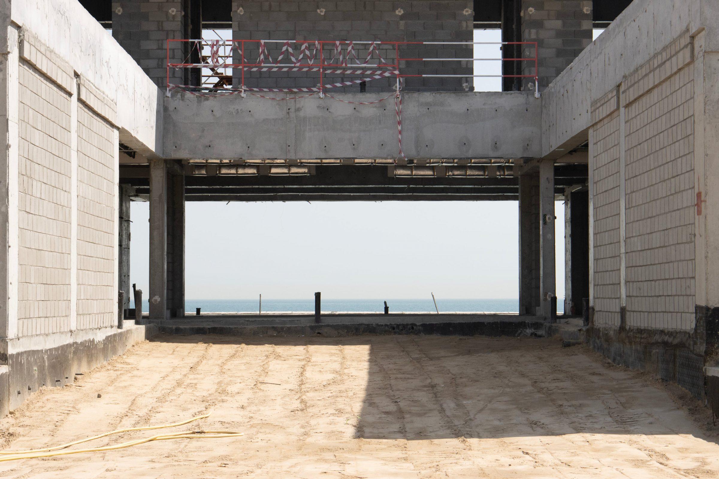 Beach House — construction, site