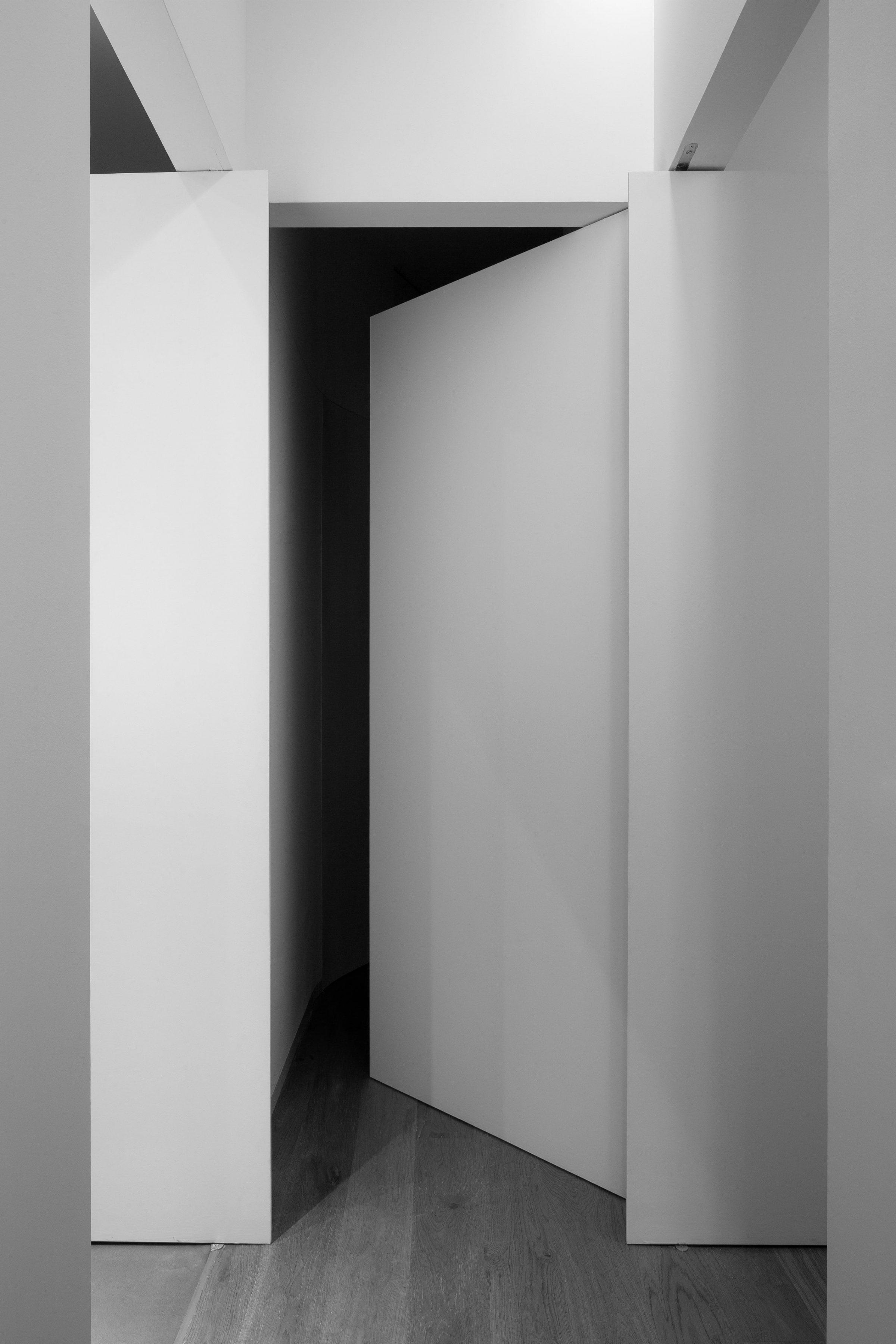 Ciscar Apartment — bedroom, restrained material register