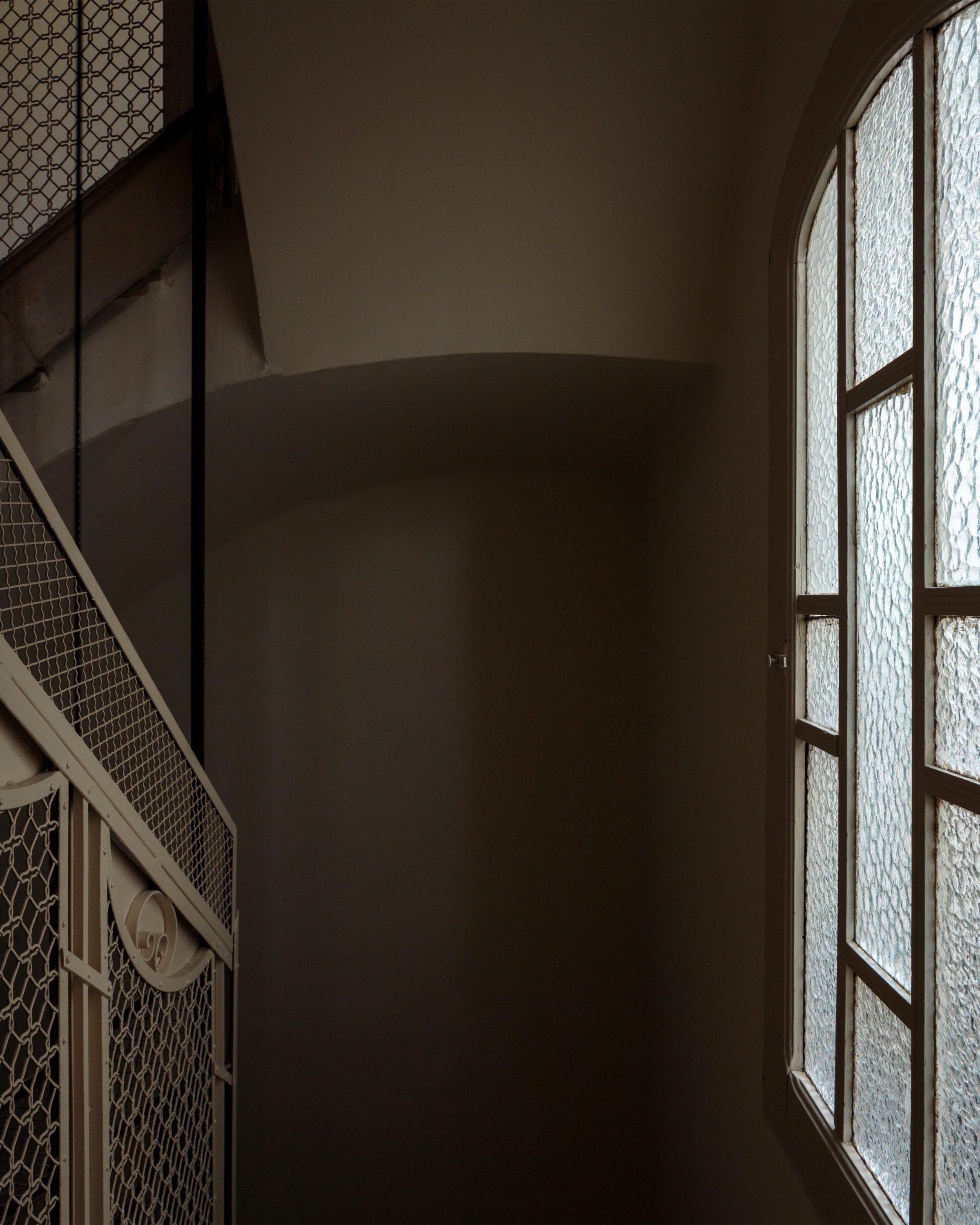 Ciscar Apartment — interior detail, joinery and continuous light line