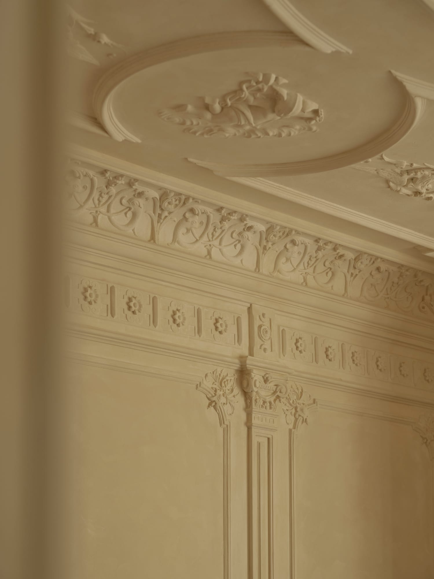Ciutat Vella Apartment — restored carved cornice